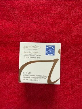 Jane iredale, amazing base, loose mineral powder.